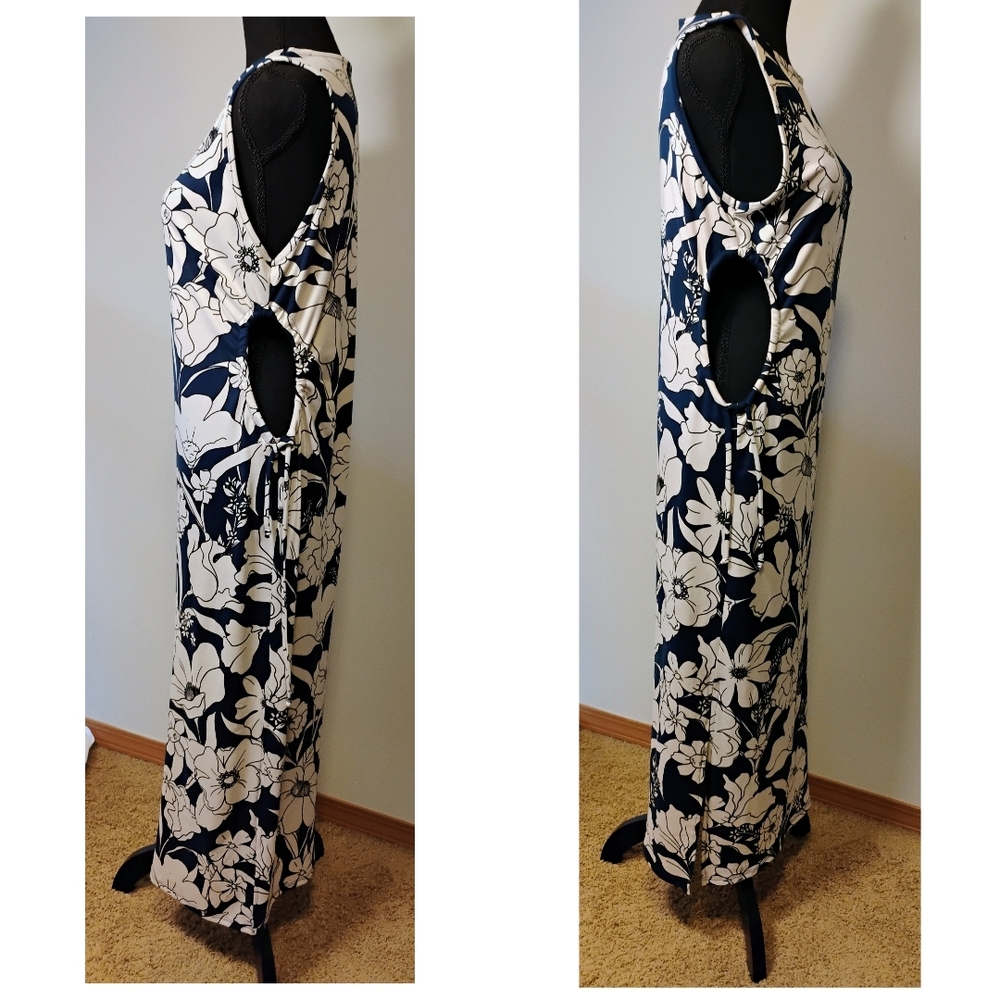 Velvet Torch Navy and White Floral Bodycon Maxi Dress - Picture 2 of 3